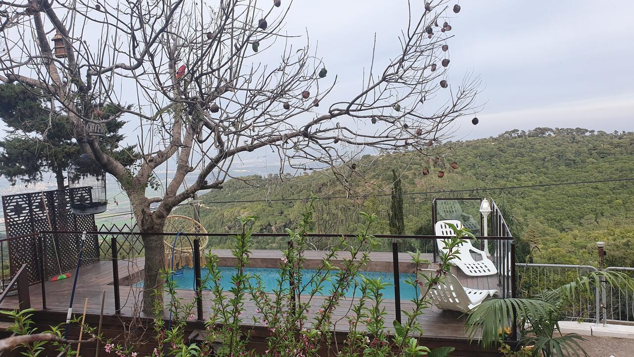 Aram suite Isfiya Exterior foto