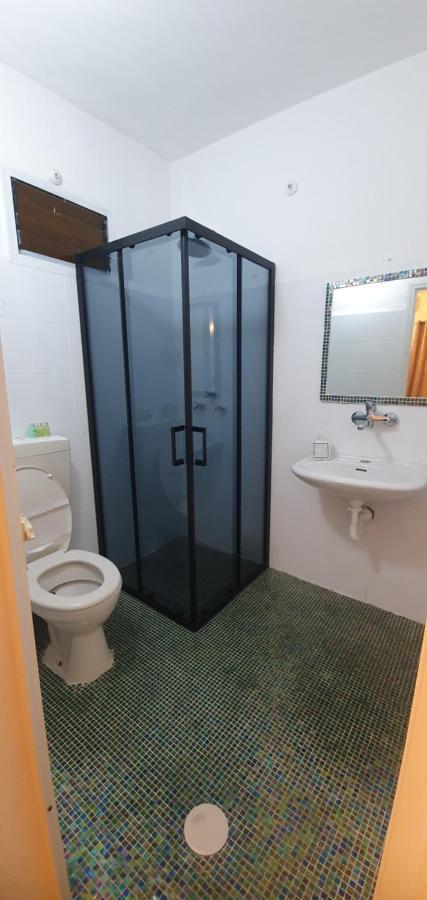 Aram suite Isfiya Exterior foto