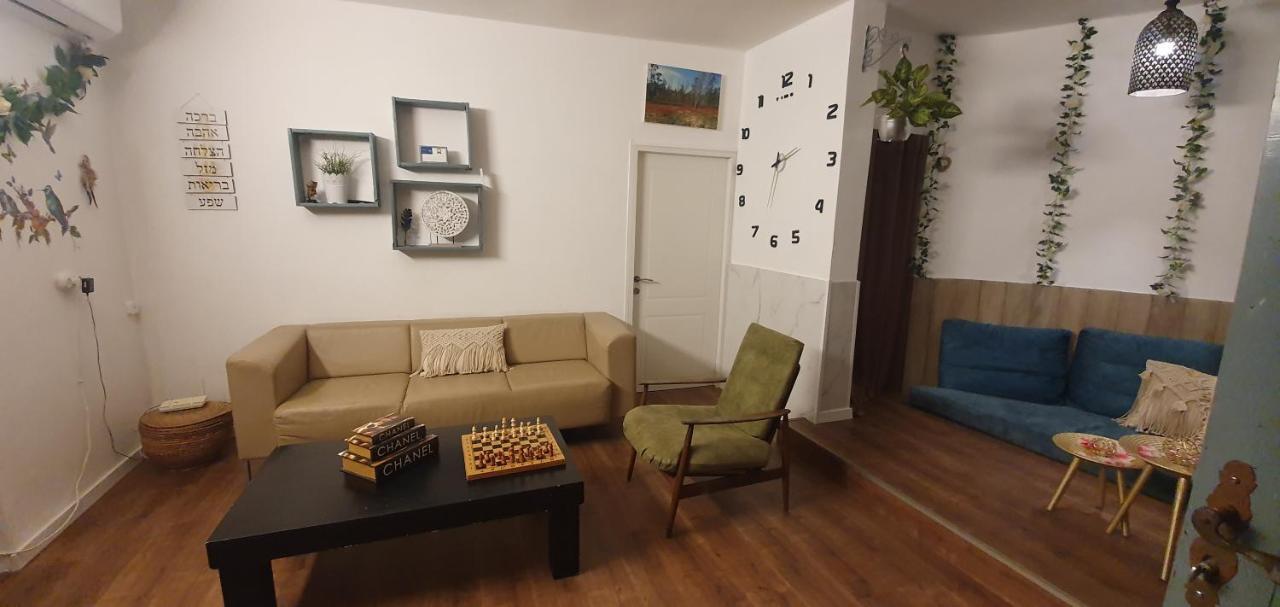 Aram suite Isfiya Exterior foto