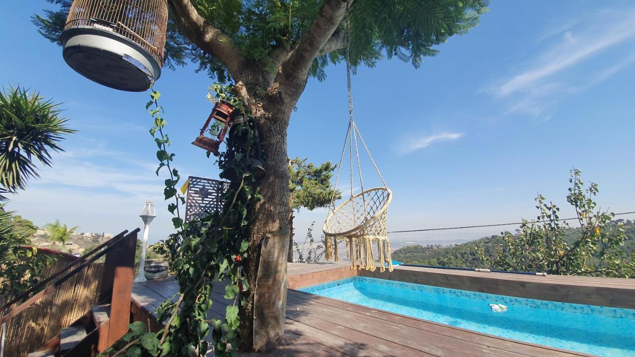 Aram suite Isfiya Exterior foto